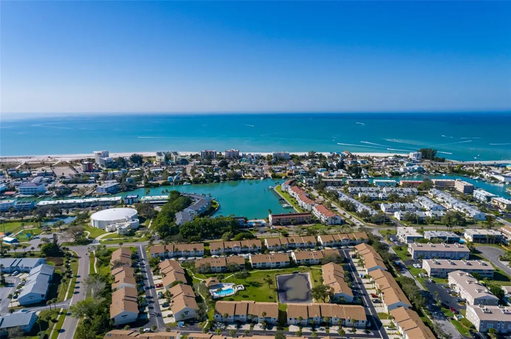 216 SUN VISTA CT S Treasure Island, FL 33706