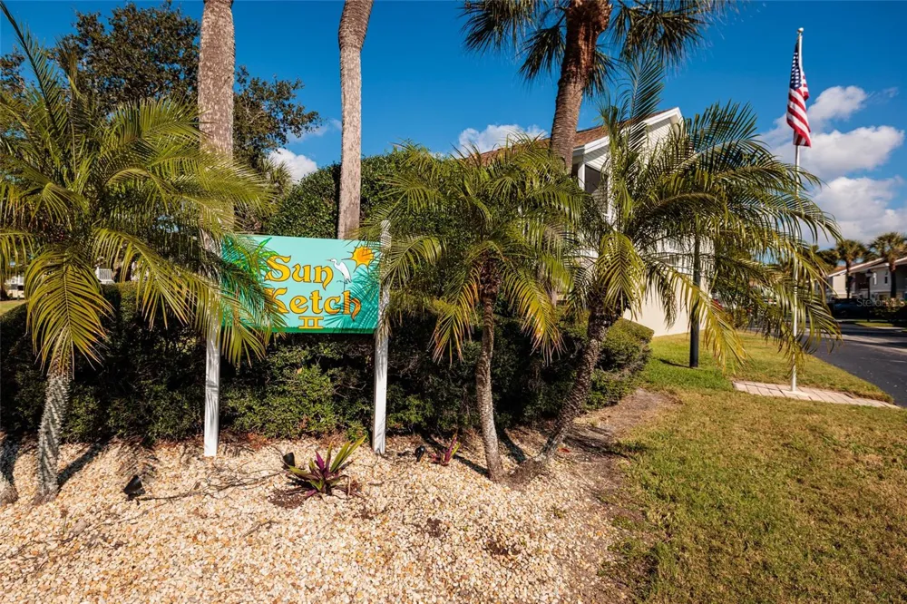 216 SUN VISTA CT S Treasure Island, FL 33706