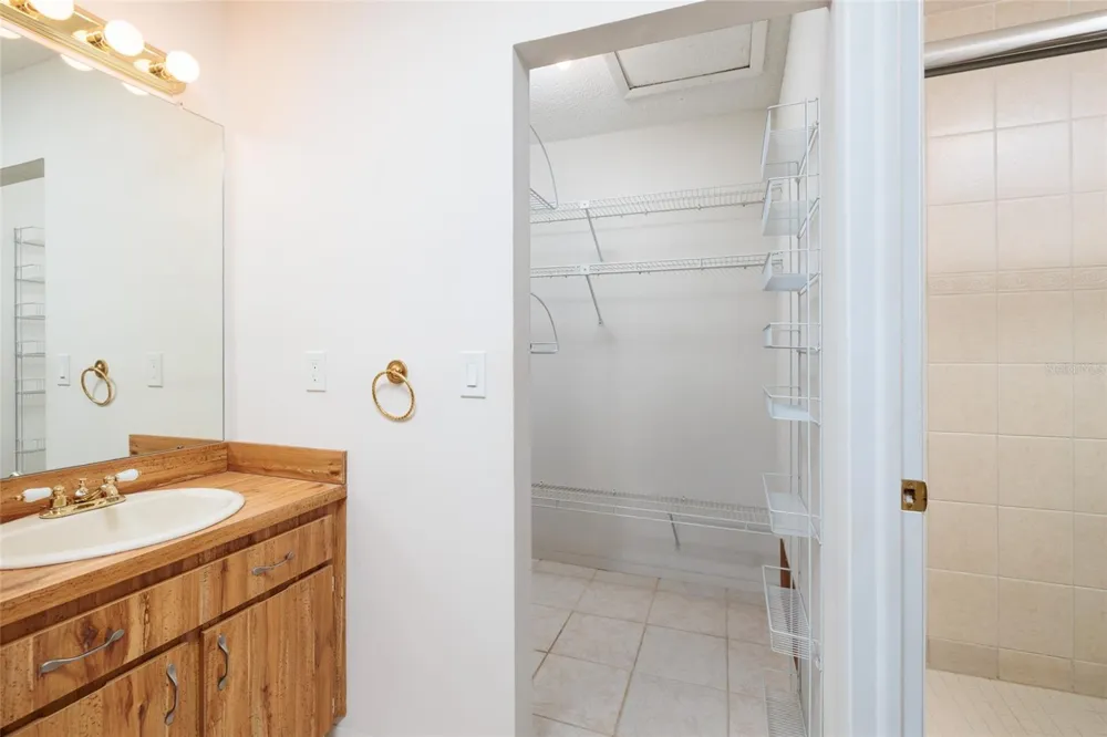216 SUN VISTA CT S Treasure Island, FL 33706