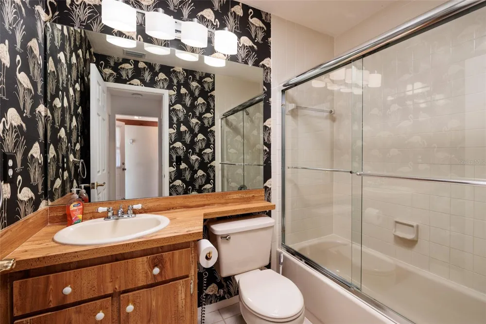 216 SUN VISTA CT S Treasure Island, FL 33706