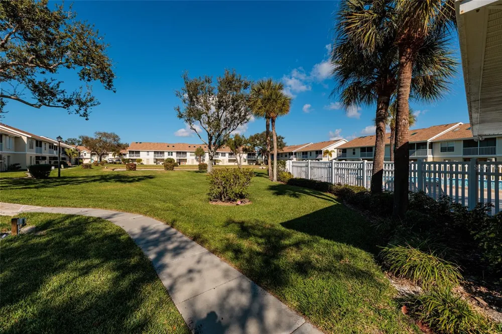216 SUN VISTA CT S Treasure Island, FL 33706