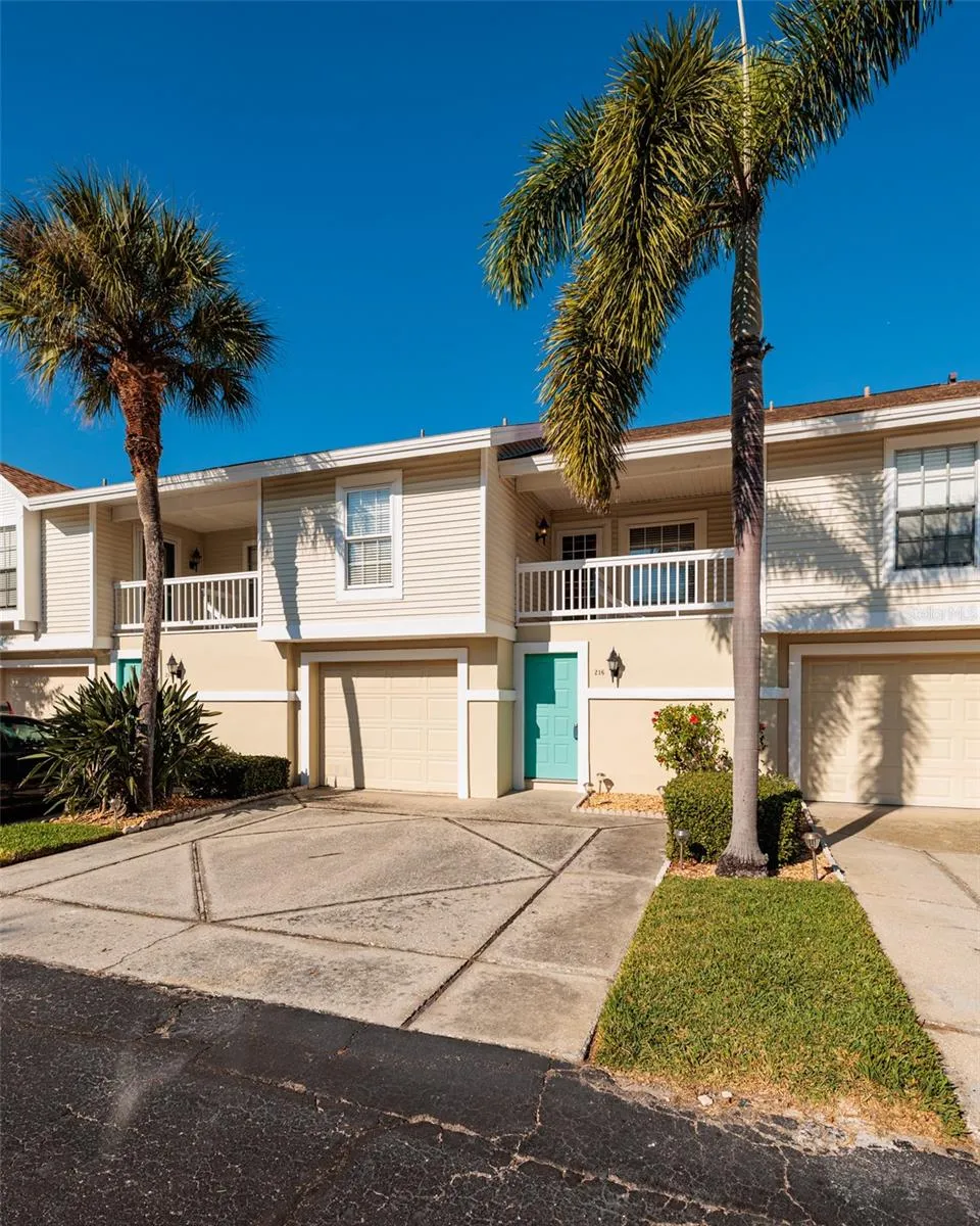 216 SUN VISTA CT S Treasure Island, FL 33706