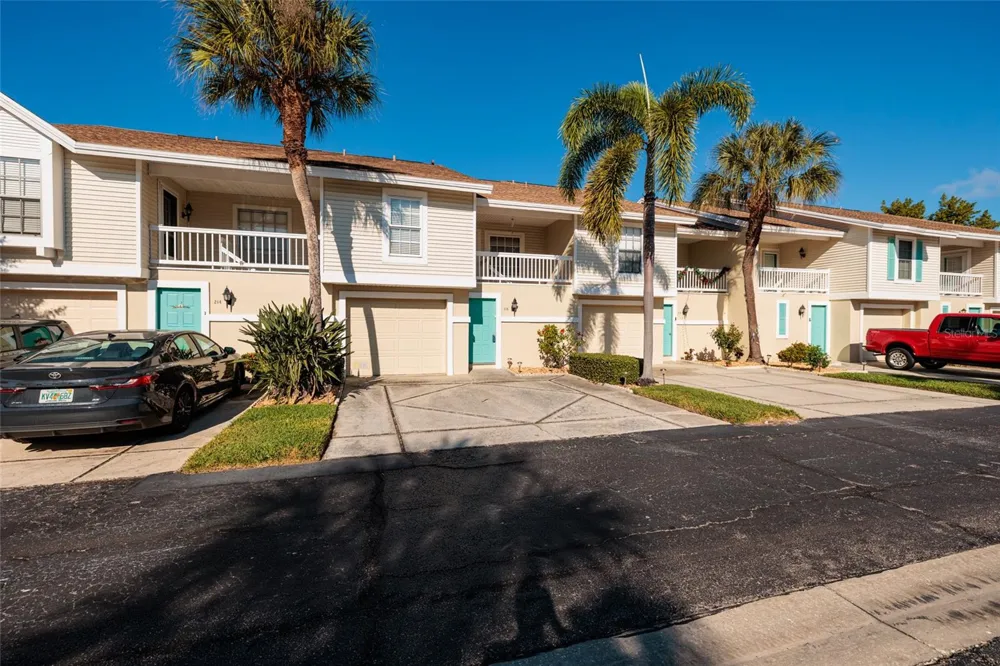 216 SUN VISTA CT S Treasure Island, FL 33706