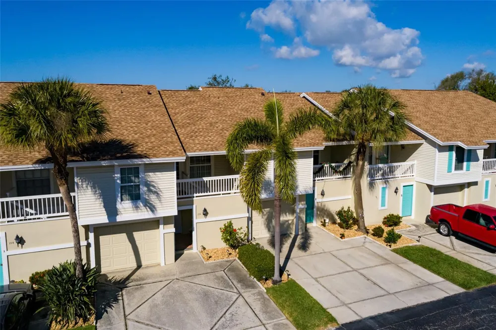 216 SUN VISTA CT S Treasure Island, FL 33706