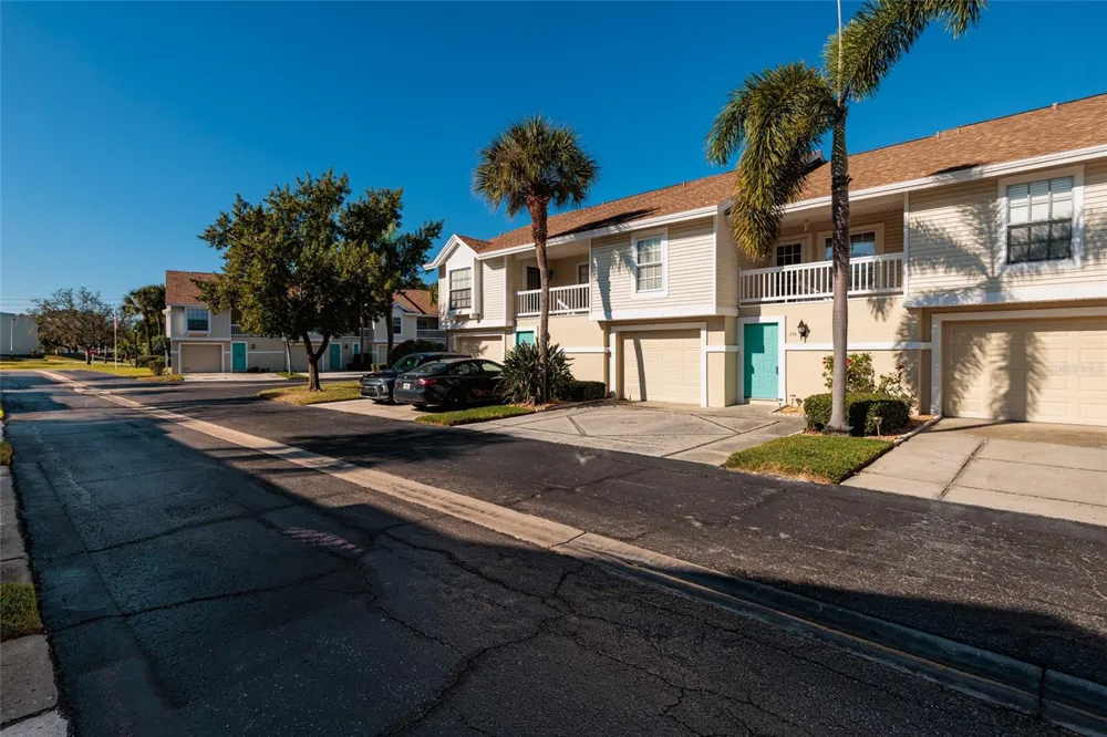 216 SUN VISTA CT S Treasure Island, FL 33706