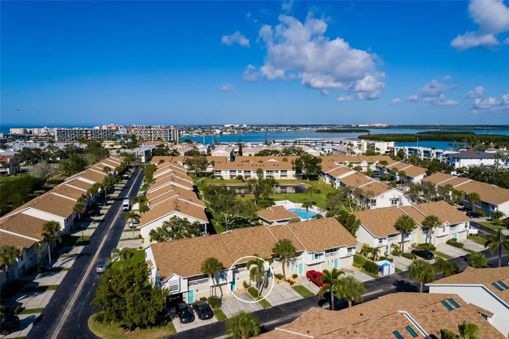 216 SUN VISTA CT S Treasure Island, FL 33706