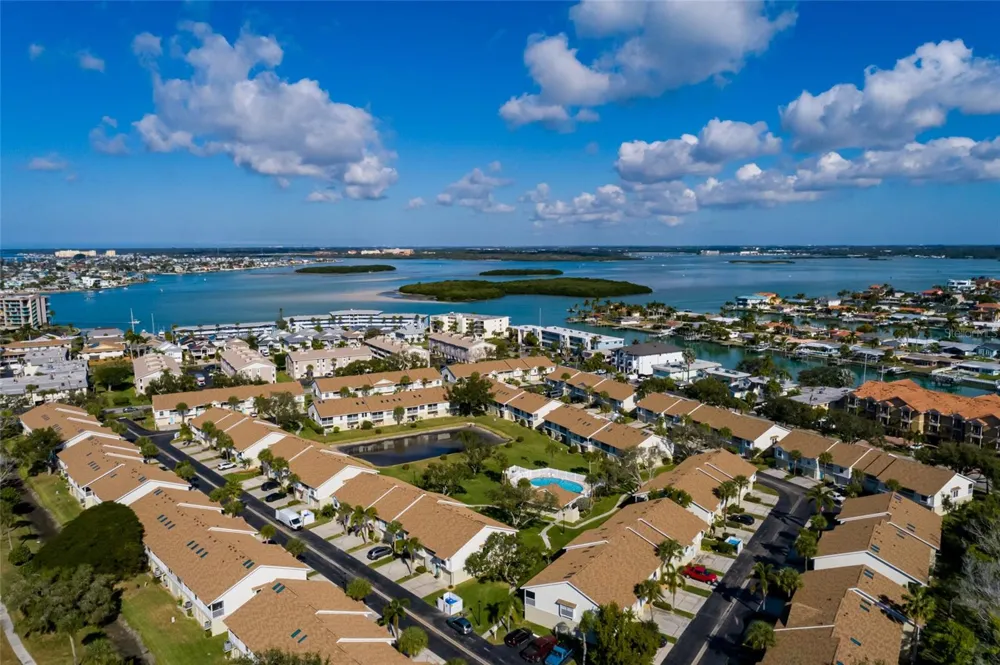 216 SUN VISTA CT S Treasure Island, FL 33706
