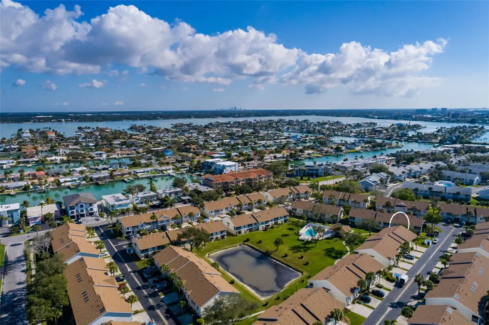 216 SUN VISTA CT S Treasure Island, FL 33706