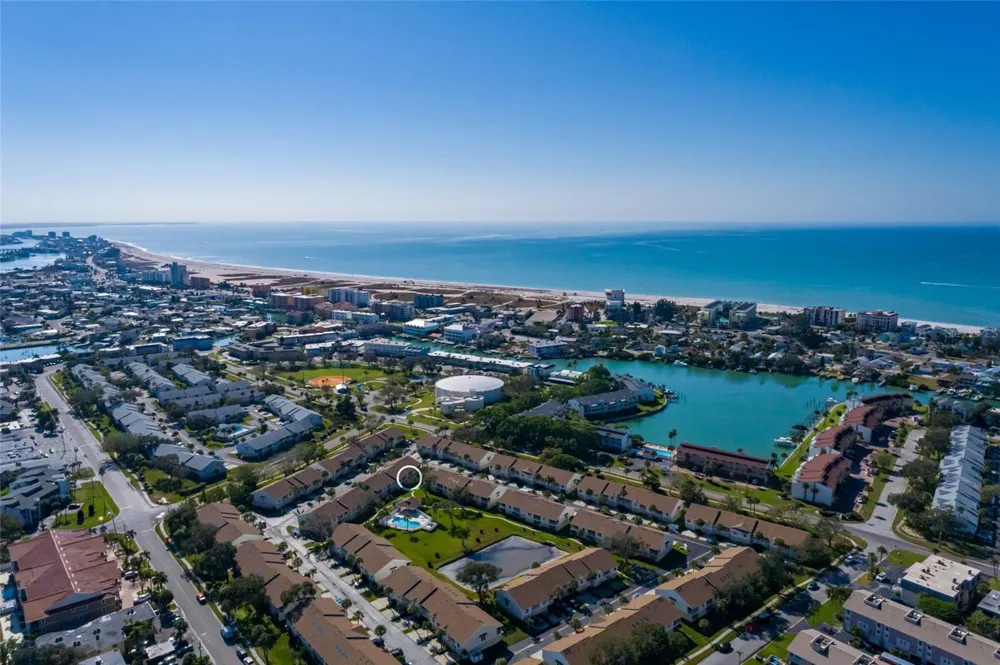 216 SUN VISTA CT S Treasure Island, FL 33706