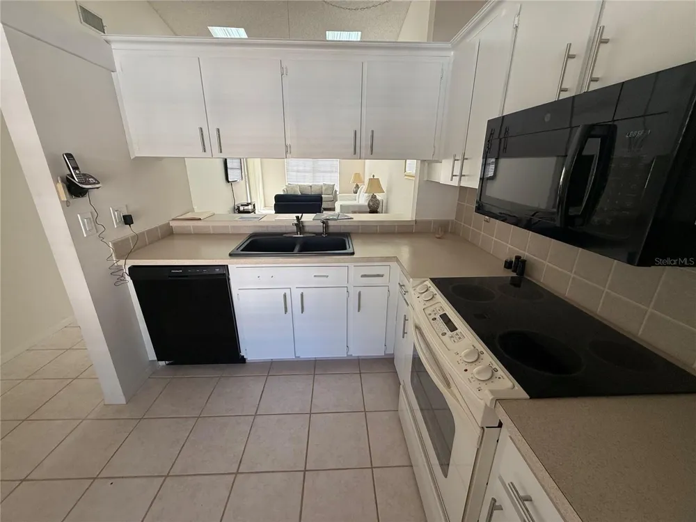 216 SUN VISTA CT S Treasure Island, FL 33706