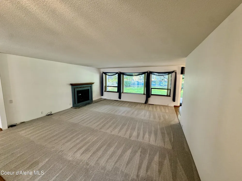 1563 W WOODLAWN DRIVE Hayden, ID 83835