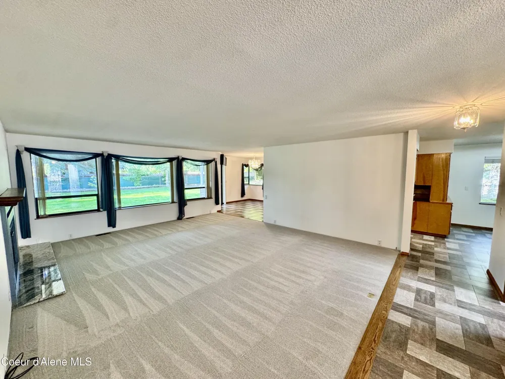 1563 W WOODLAWN DRIVE Hayden, ID 83835