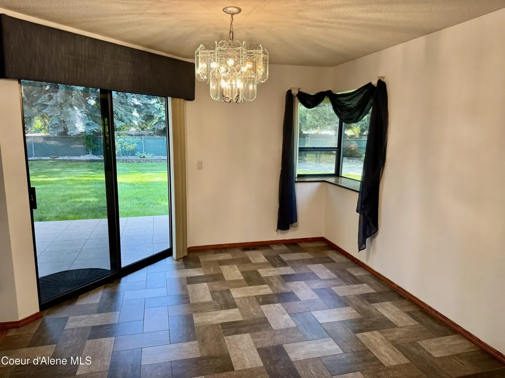 1563 W WOODLAWN DRIVE Hayden, ID 83835