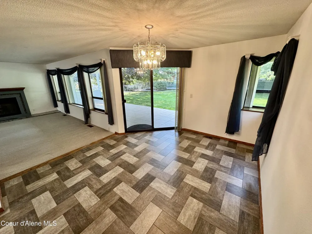 1563 W WOODLAWN DRIVE Hayden, ID 83835