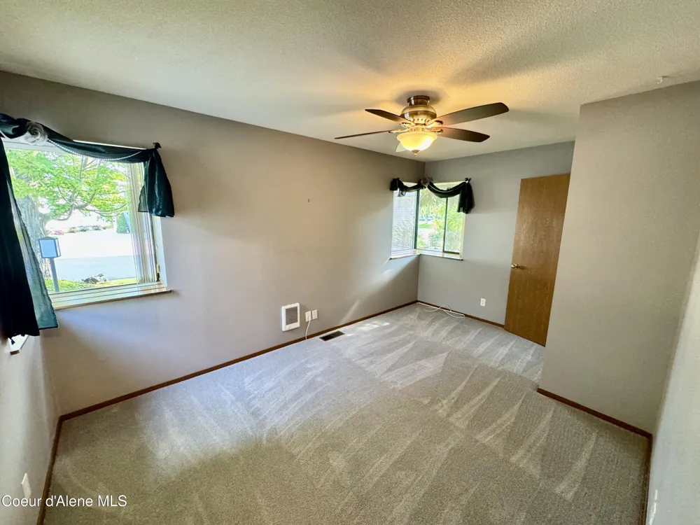 1563 W WOODLAWN DRIVE Hayden, ID 83835