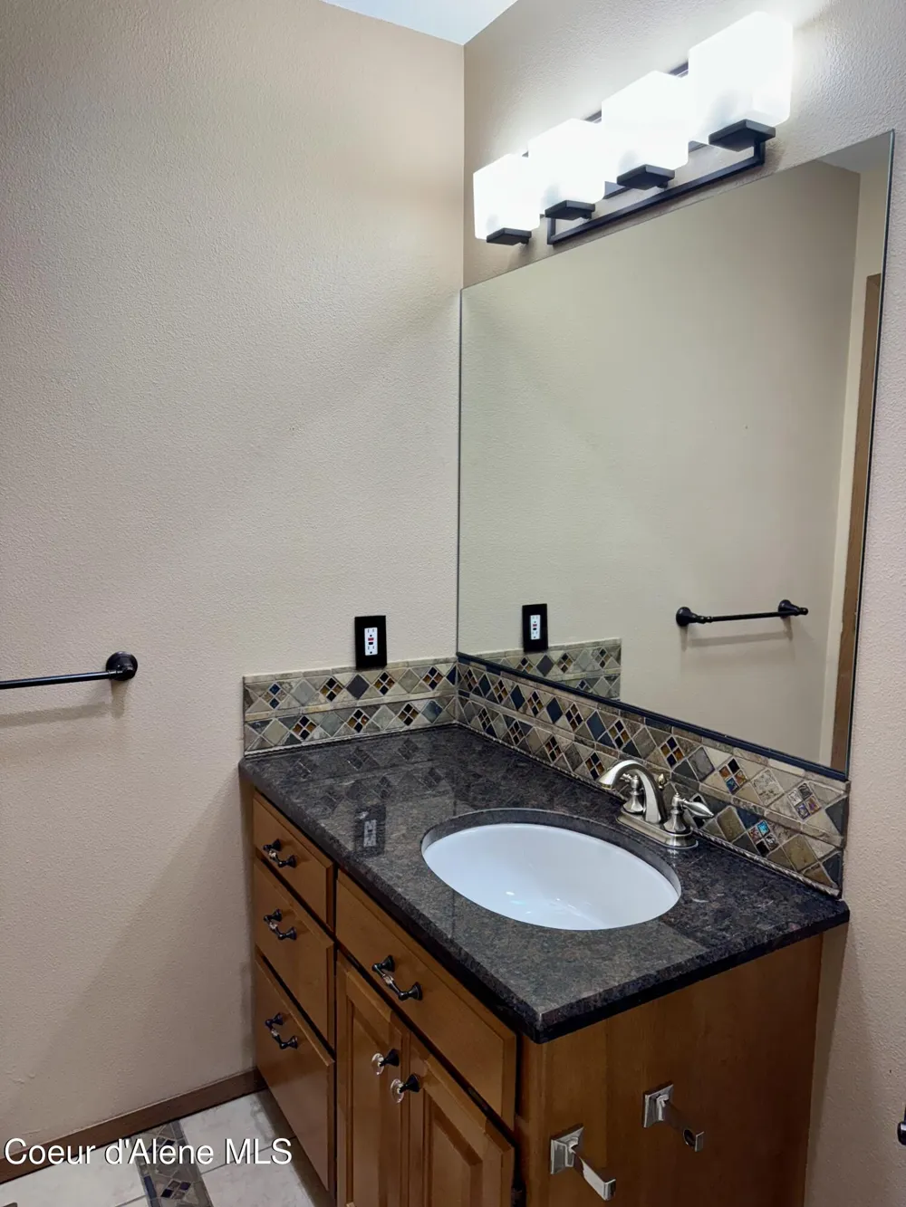 1563 W WOODLAWN DRIVE Hayden, ID 83835