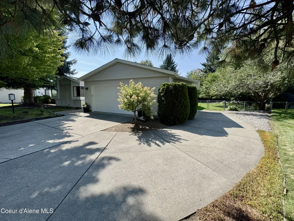 1563 W WOODLAWN DRIVE Hayden, ID 83835