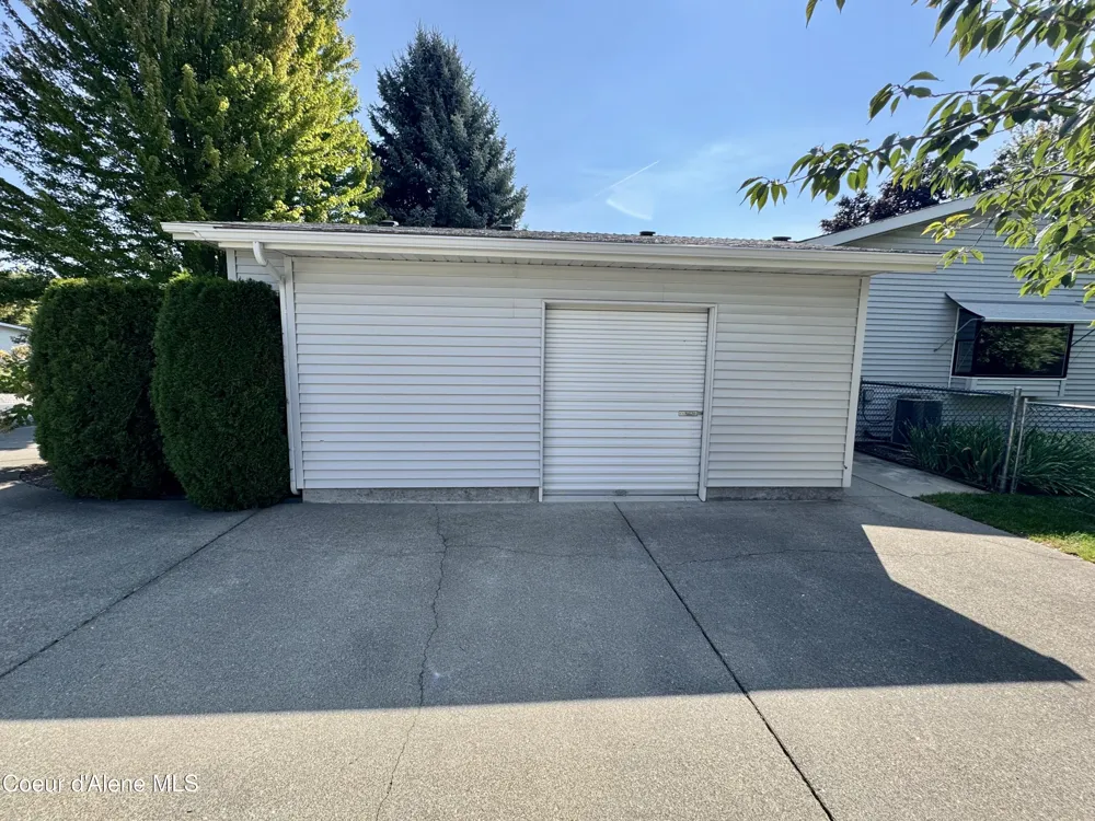 1563 W WOODLAWN DRIVE Hayden, ID 83835