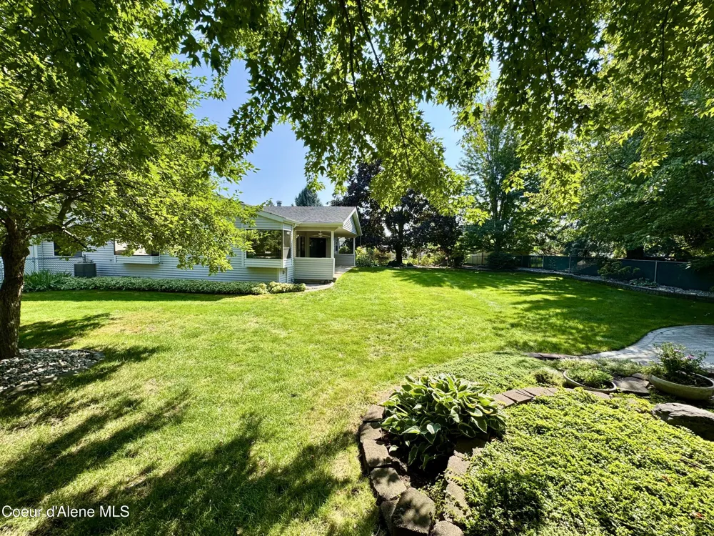 1563 W WOODLAWN DRIVE Hayden, ID 83835