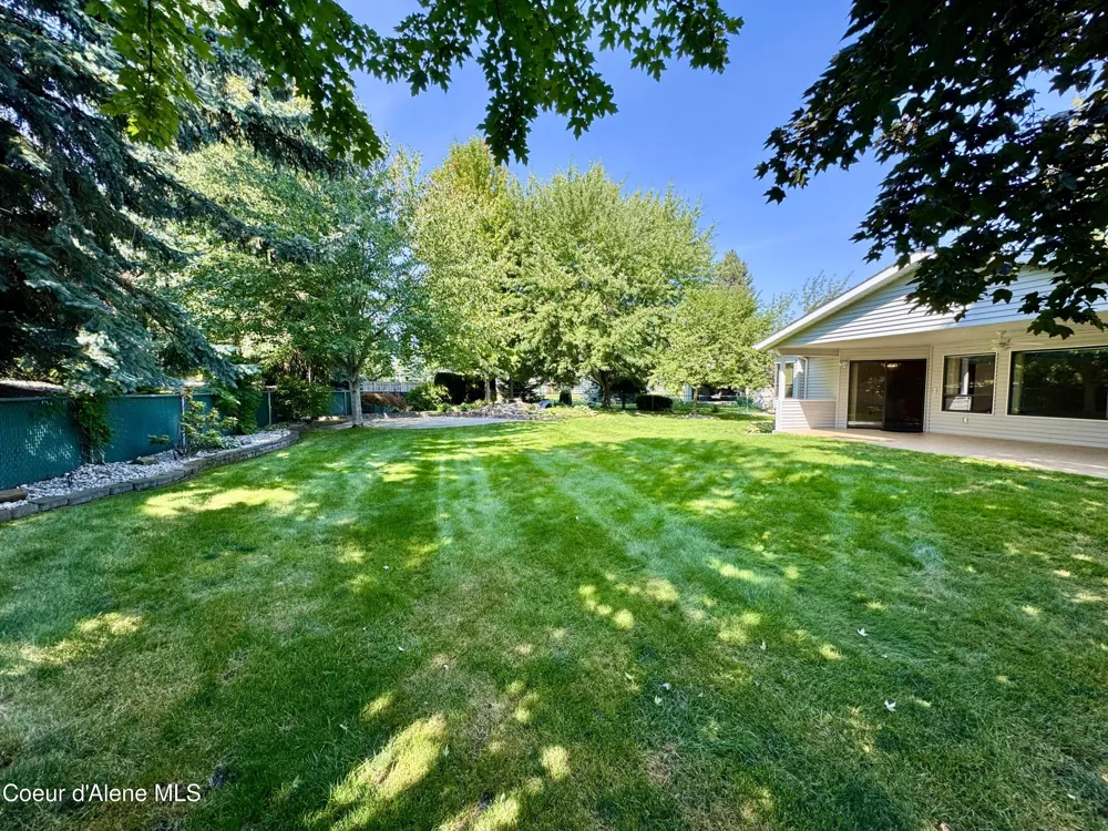 1563 W WOODLAWN DRIVE Hayden, ID 83835