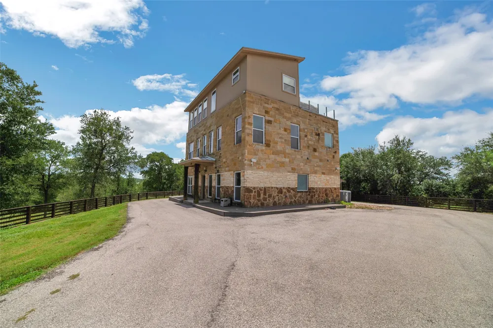 520 Double Eagle Ranch Drive Cedar Creek, TX 78612