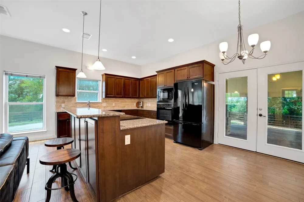 520 Double Eagle Ranch Drive Cedar Creek, TX 78612