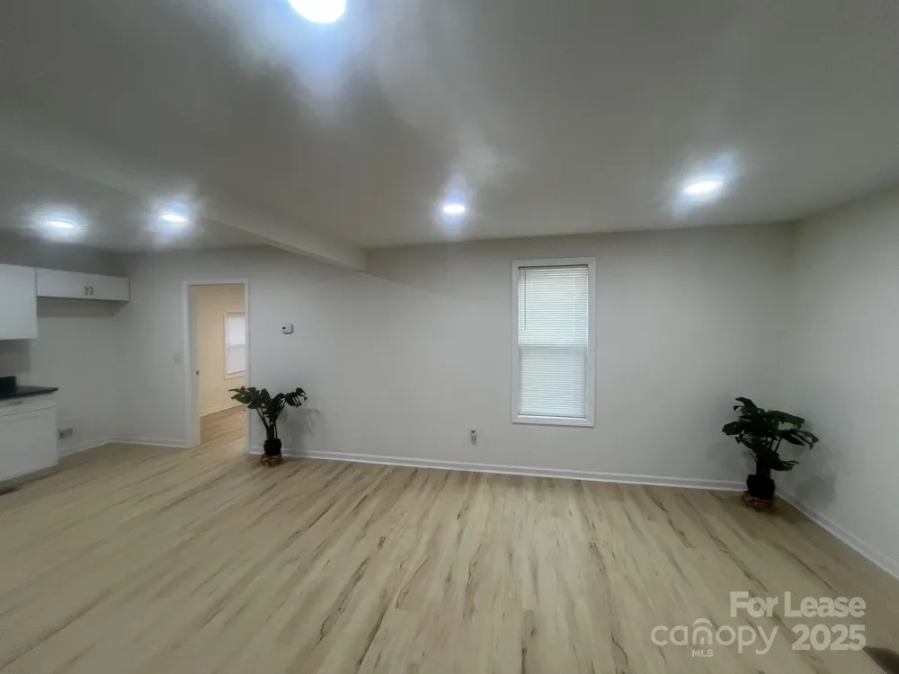 39 E White Street Chester, SC 29706