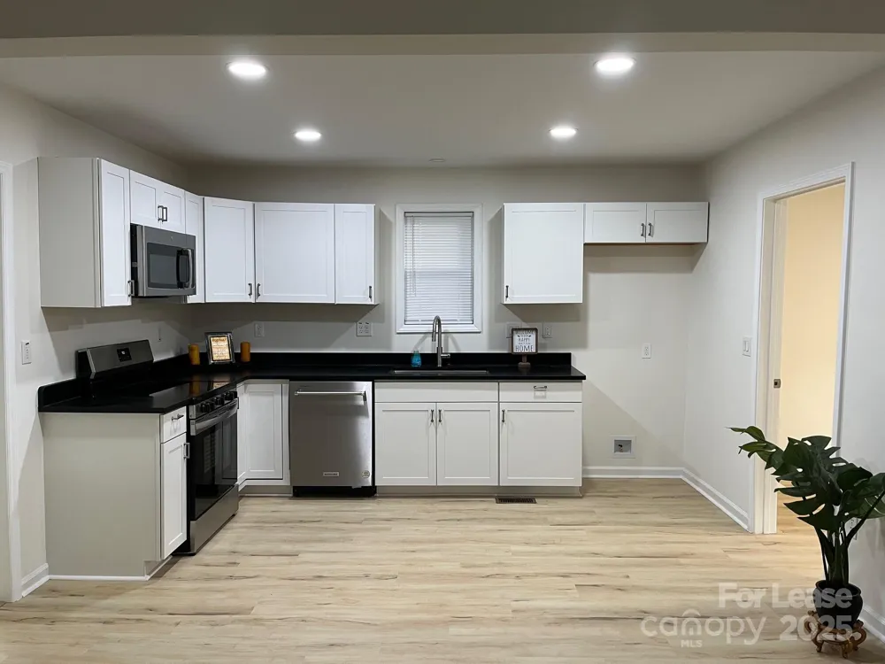 39 E White Street Chester, SC 29706