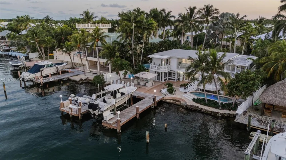 16 North Dr Key Largo, FL 33037
