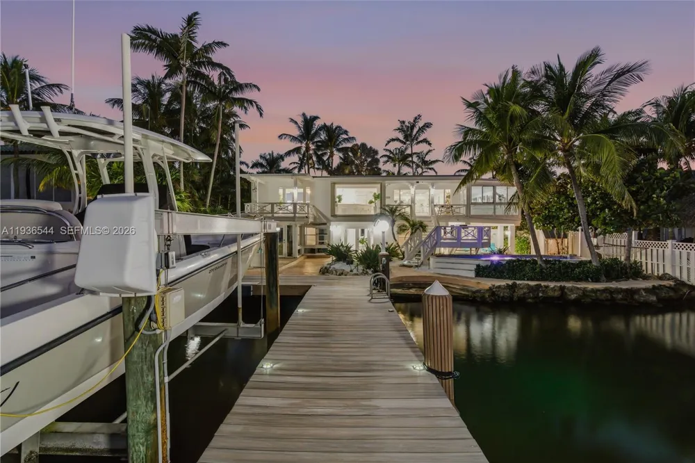 16 North Dr Key Largo, FL 33037