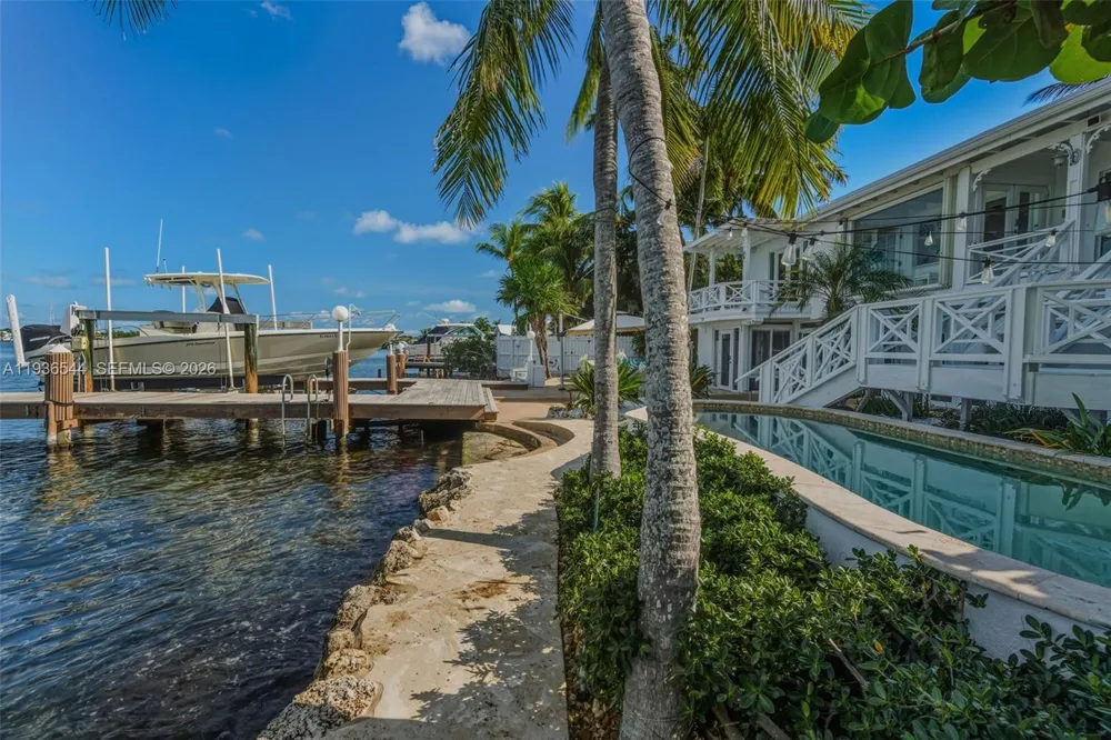 16 North Dr Key Largo, FL 33037