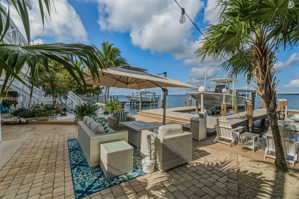 16 North Dr Key Largo, FL 33037