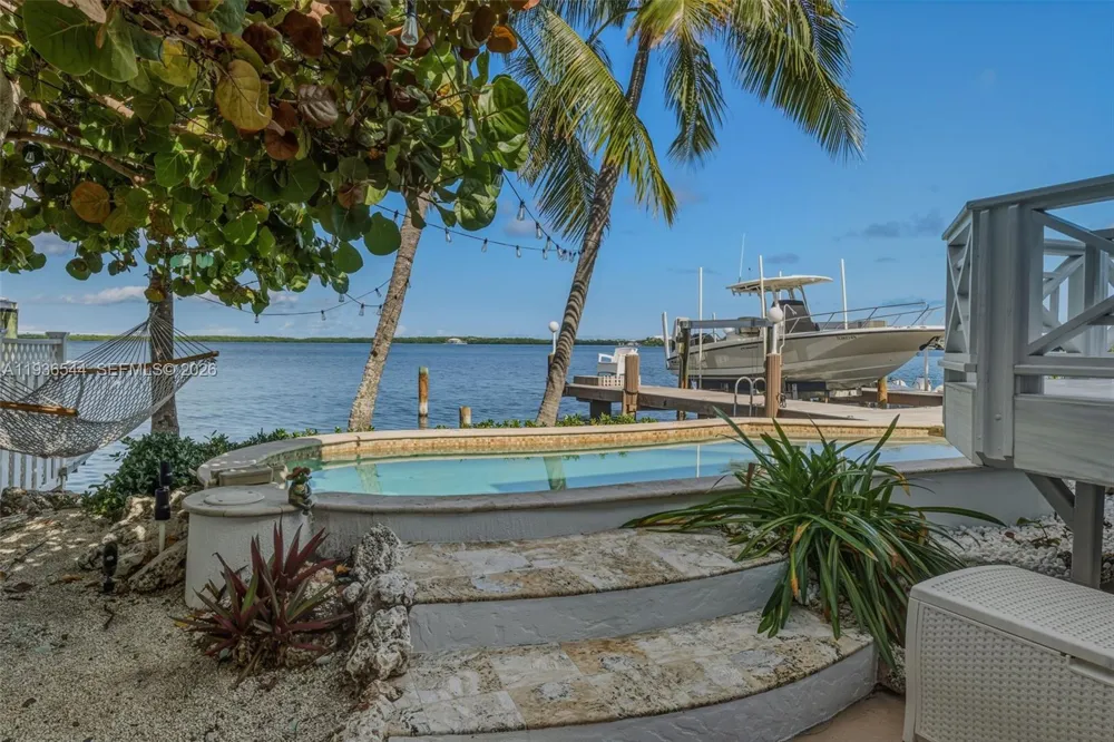 16 North Dr Key Largo, FL 33037