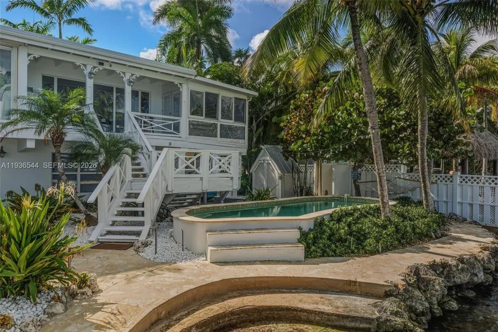 16 North Dr Key Largo, FL 33037