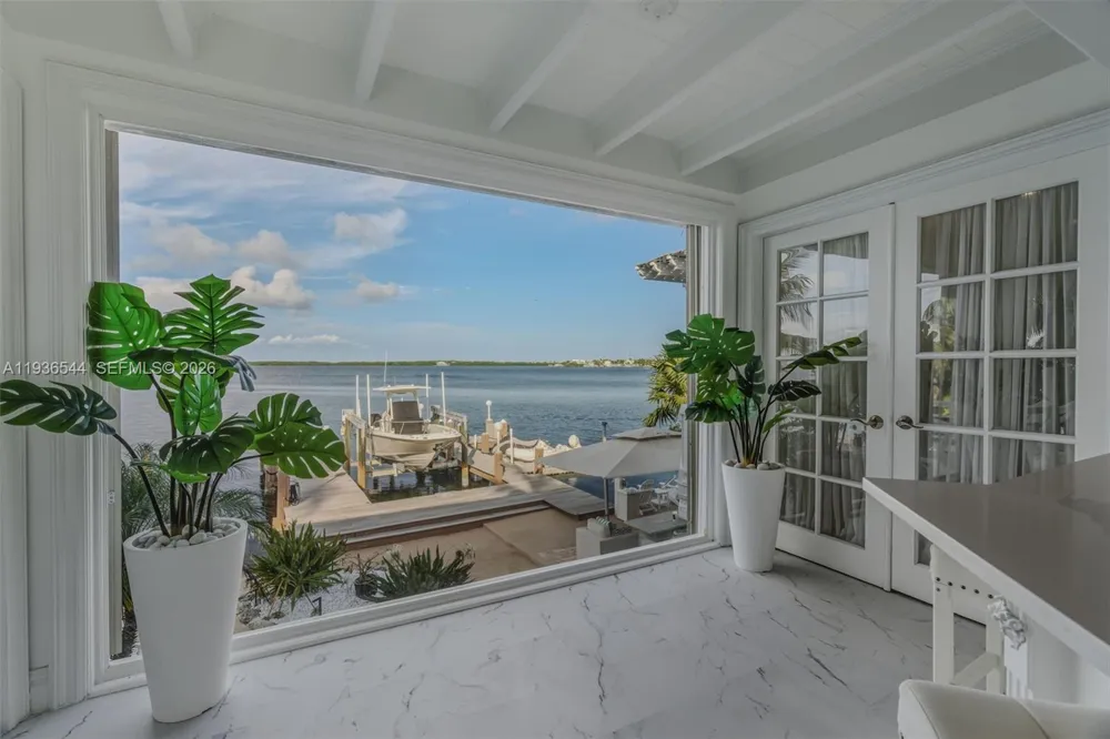 16 North Dr Key Largo, FL 33037