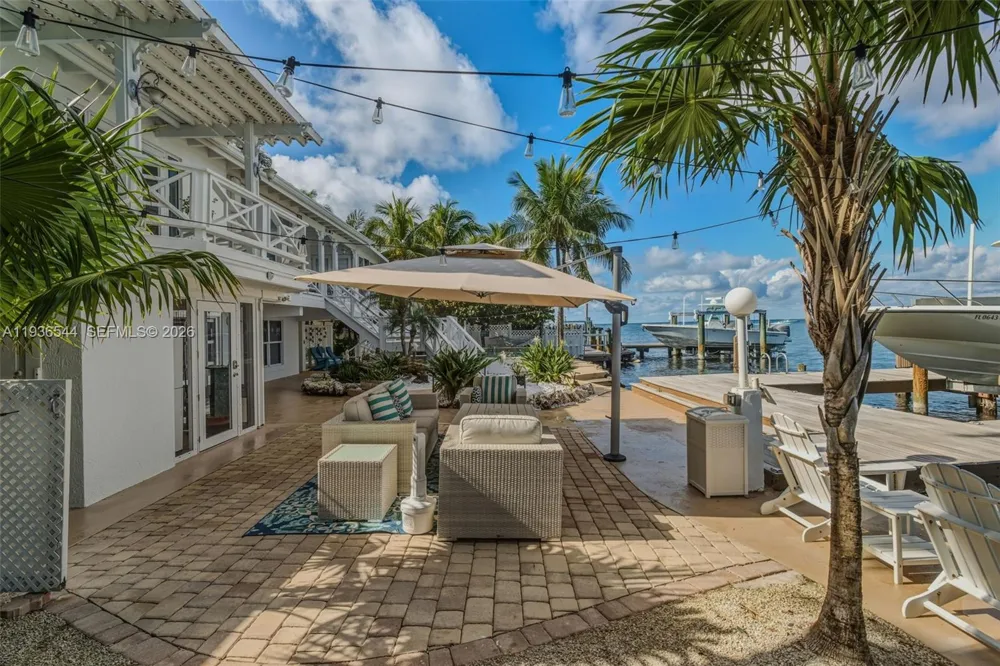 16 North Dr Key Largo, FL 33037