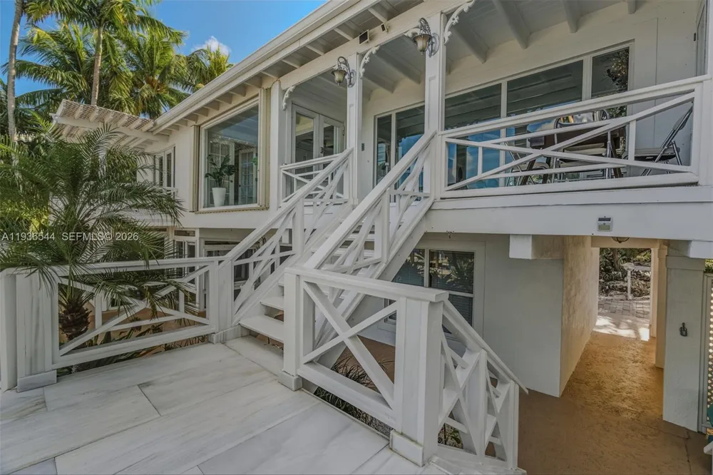16 North Dr Key Largo, FL 33037