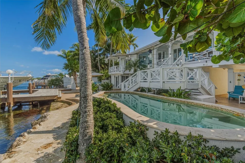 16 North Dr Key Largo, FL 33037