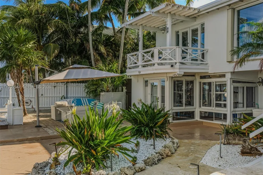 16 North Dr Key Largo, FL 33037