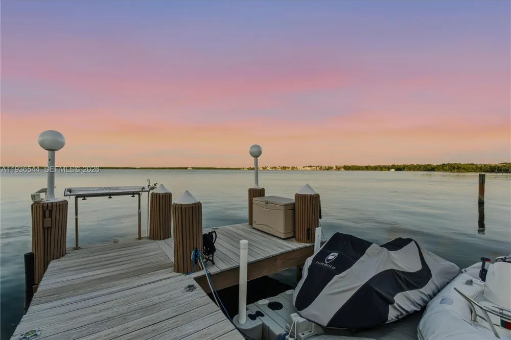 16 North Dr Key Largo, FL 33037