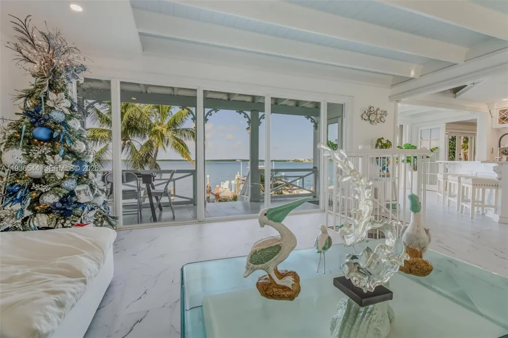 16 North Dr Key Largo, FL 33037