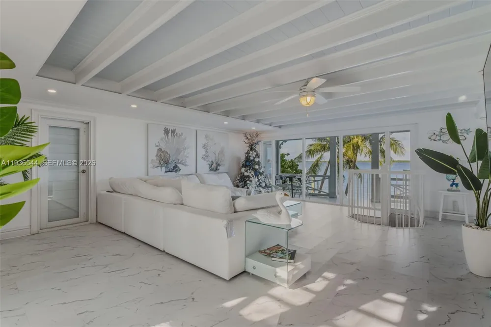 16 North Dr Key Largo, FL 33037