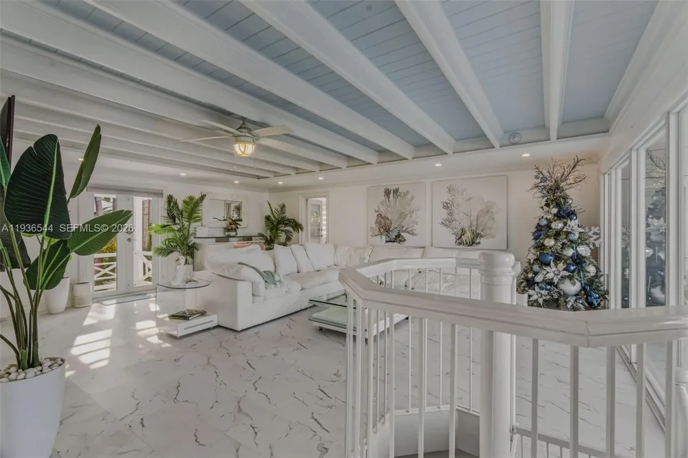 16 North Dr Key Largo, FL 33037