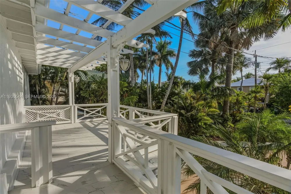 16 North Dr Key Largo, FL 33037