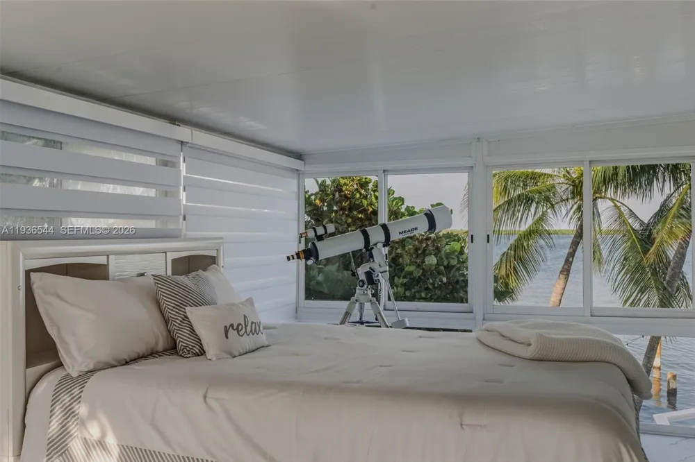 16 North Dr Key Largo, FL 33037