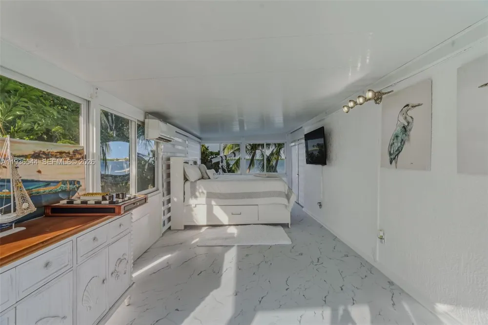 16 North Dr Key Largo, FL 33037
