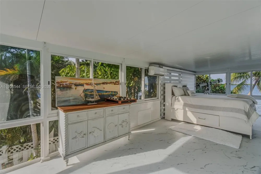 16 North Dr Key Largo, FL 33037
