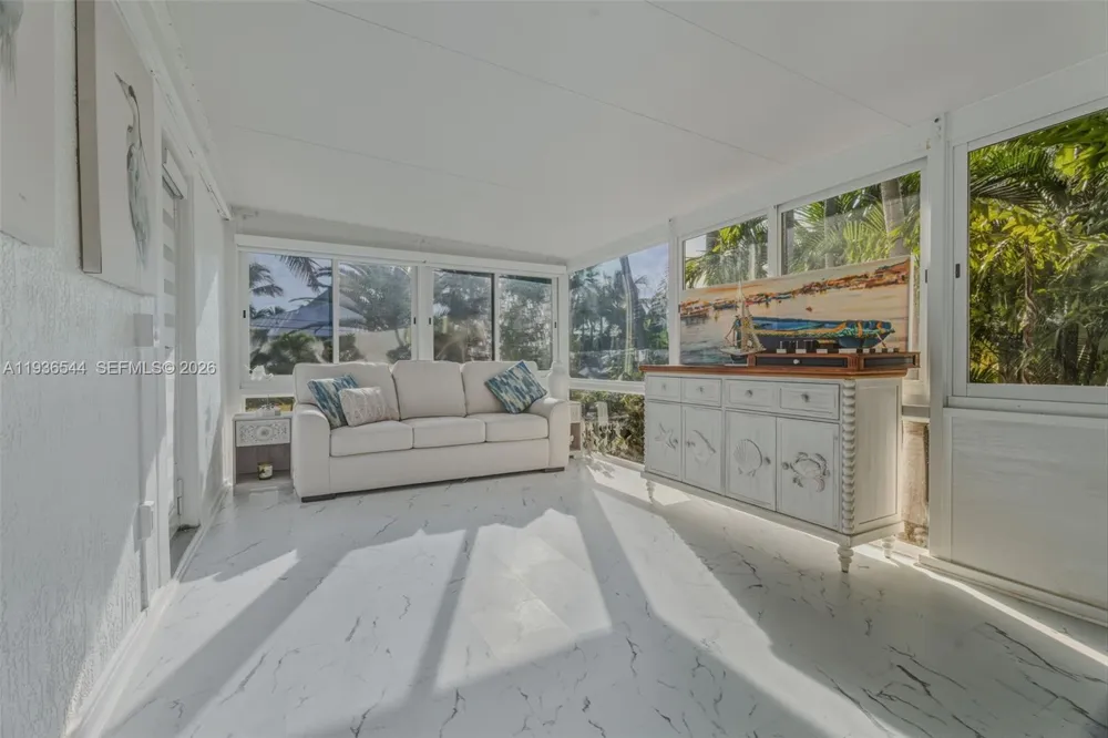 16 North Dr Key Largo, FL 33037