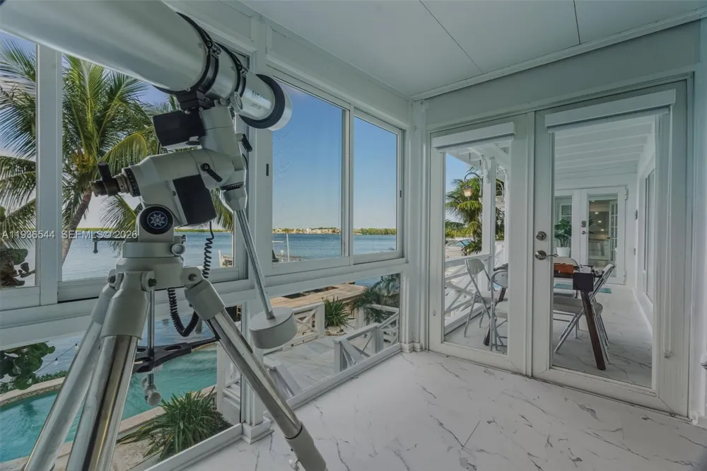 16 North Dr Key Largo, FL 33037