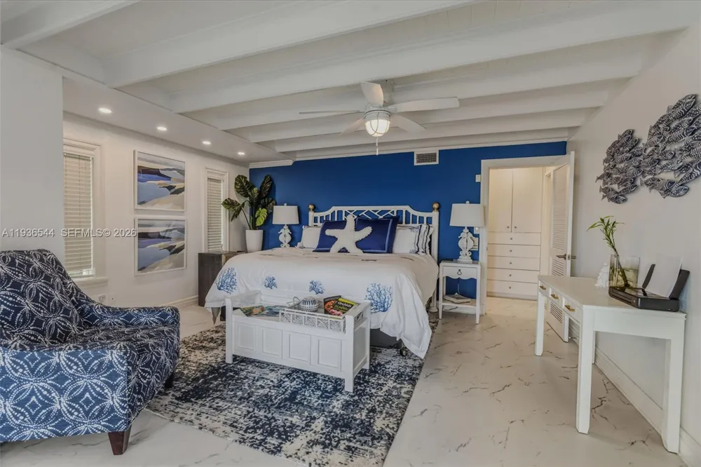 16 North Dr Key Largo, FL 33037